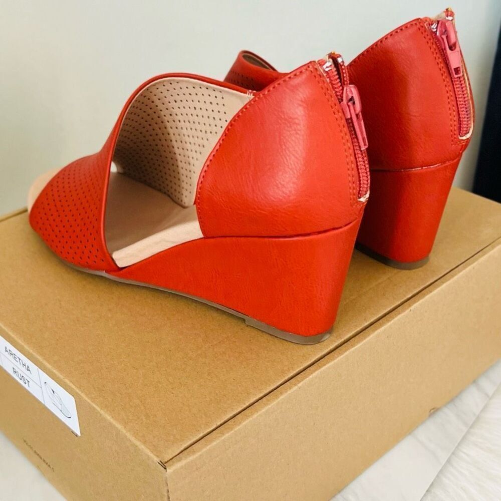 JOURNEE COLLECTION Aretha d'Orsay Wedge Sandal, Vegan Leather Rust, 9.5, NWOB - Picture 3 of 15